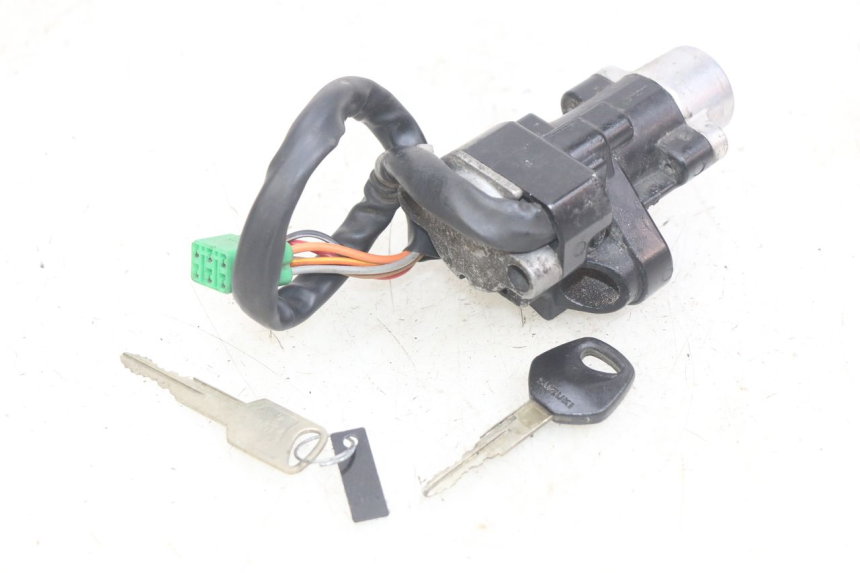 photo de CERRADURA DE ENCENDIDO SUZUKI SV N 650 (1999 - 2002) - Primer plano técnico