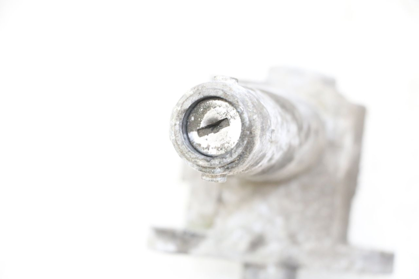 photo de CERRADURA DE ENCENDIDO SYM ORBIT 2 4T 50 (2008 - 2017) - Primer plano técnico