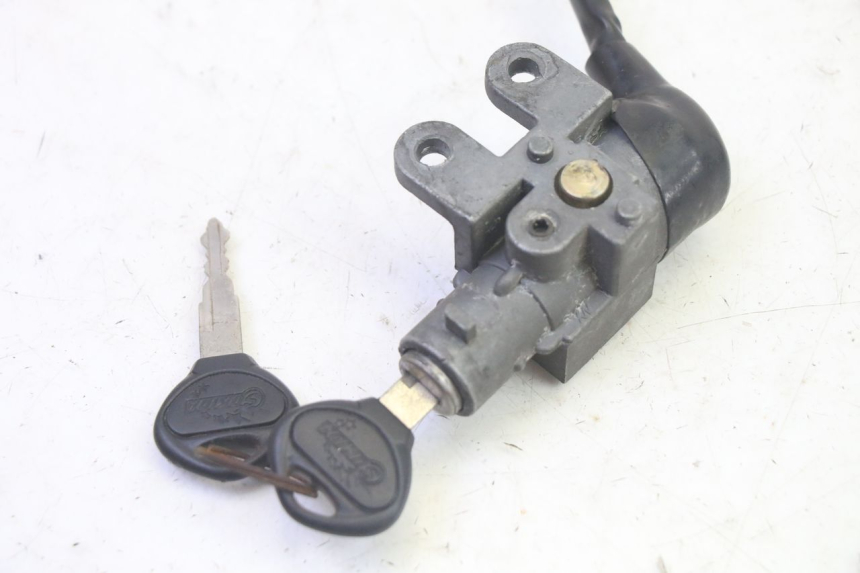 photo de NEIMAN SUKIDA TOP 1 50 (2003 - 2010) - Primer plano técnico