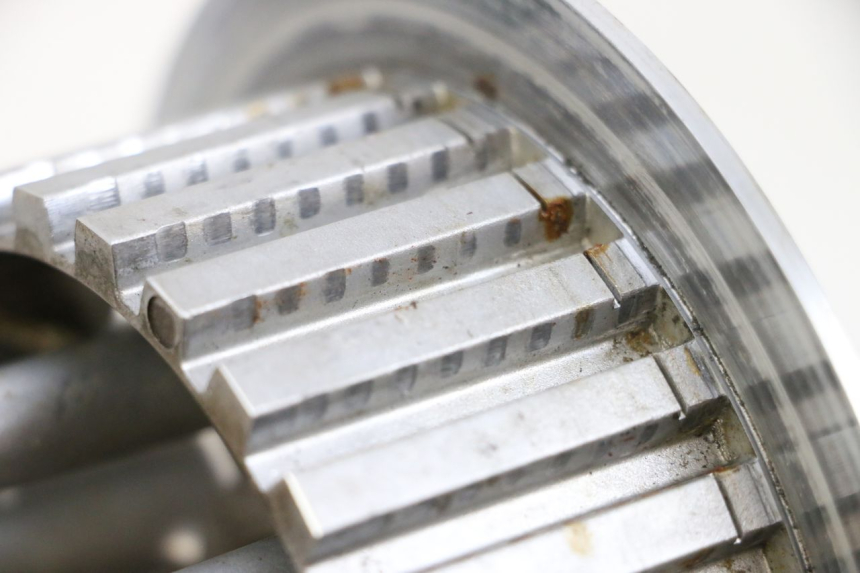 photo de CAMPANA EMBRAGUE YAMAHA FJR ABS 1300 (2006 - 2012) - Zoom estado de uso