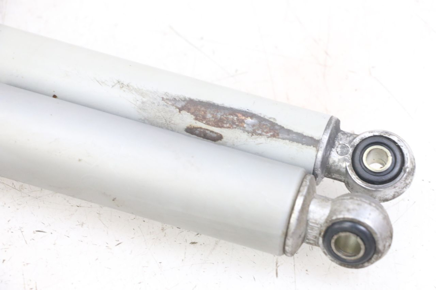 photo de PAR DE AMORTIGUADORES TRASEROS PEUGEOT 103 VOGUE VS2 50 (2004 - 2017) - Detalles de los puntos de fijación