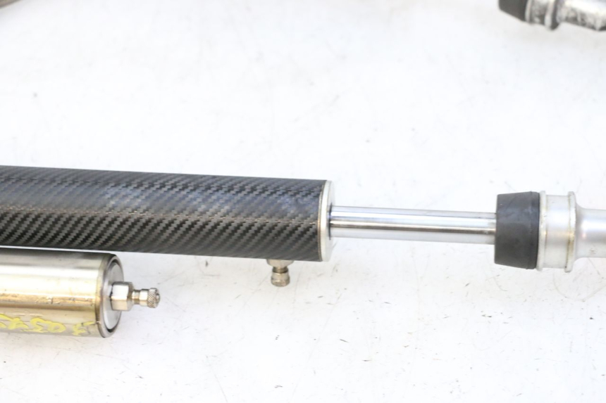 photo de PAR DE AMORTIGUADORES TRASEROS QUADRO 4 4D 350 (2015 - 2018) - Estado de la superficie y material