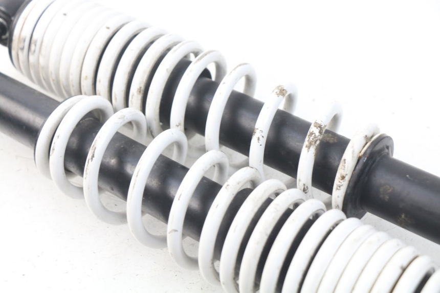 photo de PAR DE AMORTIGUADORES TRASEROS YAMAHA BW'S BWS 125 (2010 - 2013) - Primer plano técnico