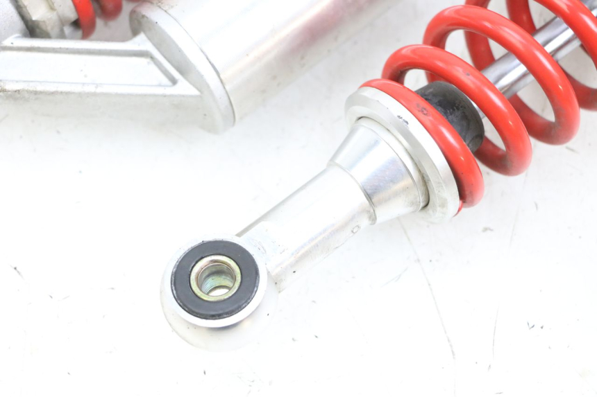 photo de PAR AMORTIGUADOR KSR CODE 125 (2018 - 2020) - Primer plano de alta resolución