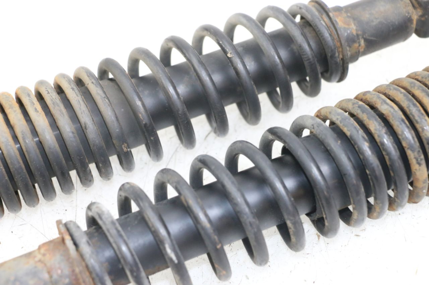 photo de PAR DE AMORTIGUADORES TRASEROS YAMAHA CYGNUS X 125 (2004 - 2007) - Primer plano técnico