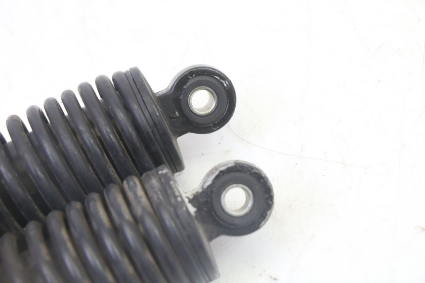 photo de PAR DE AMORTIGUADORES TRASEROS YAMAHA CYGNUS X INJECTION 125 (2007 - 2013) - Detalles de los puntos de fijación
