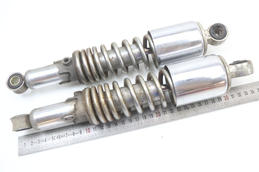 photo de PAR AMORTIGUADOR SUZUKI GN 125 (1997 - 2000) - Zoom estado de uso