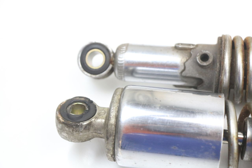 photo de PAR AMORTIGUADOR SUZUKI GN 125 (1997 - 2000) - Otra perspectiva