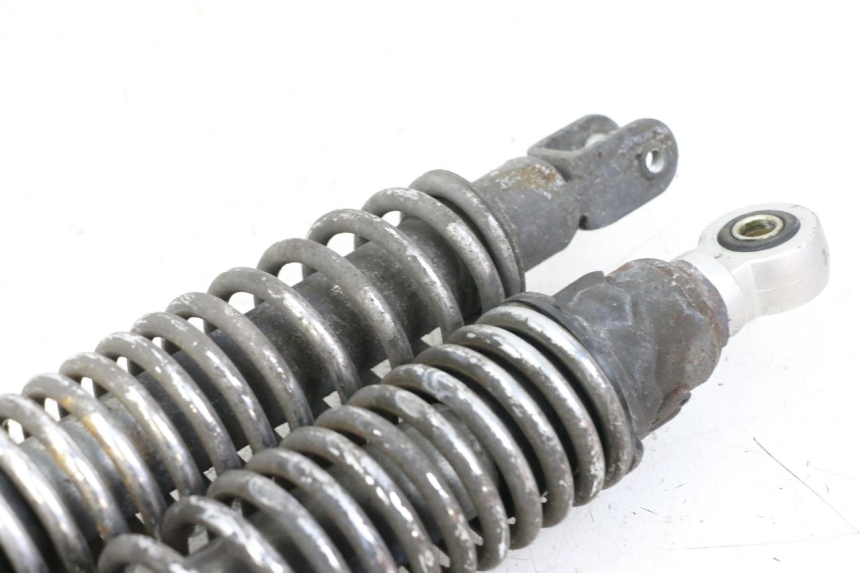 photo de PAR AMORTIGUADOR KYMCO GRAND DINK 125 (2008 - 2014) - Primer plano técnico