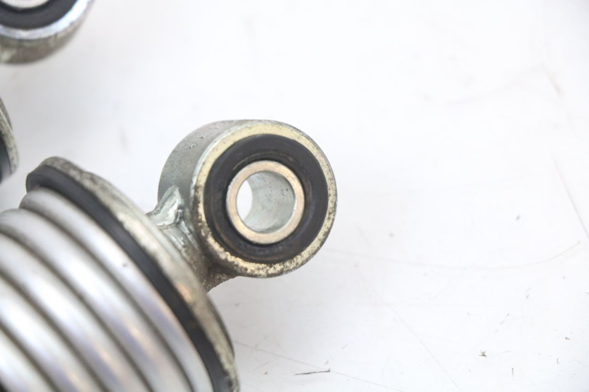 photo de PAR AMORTIGUADOR TRASERO HONDA PCX (JF28) 125 (2009 - 2011) - Estado de la superficie y material