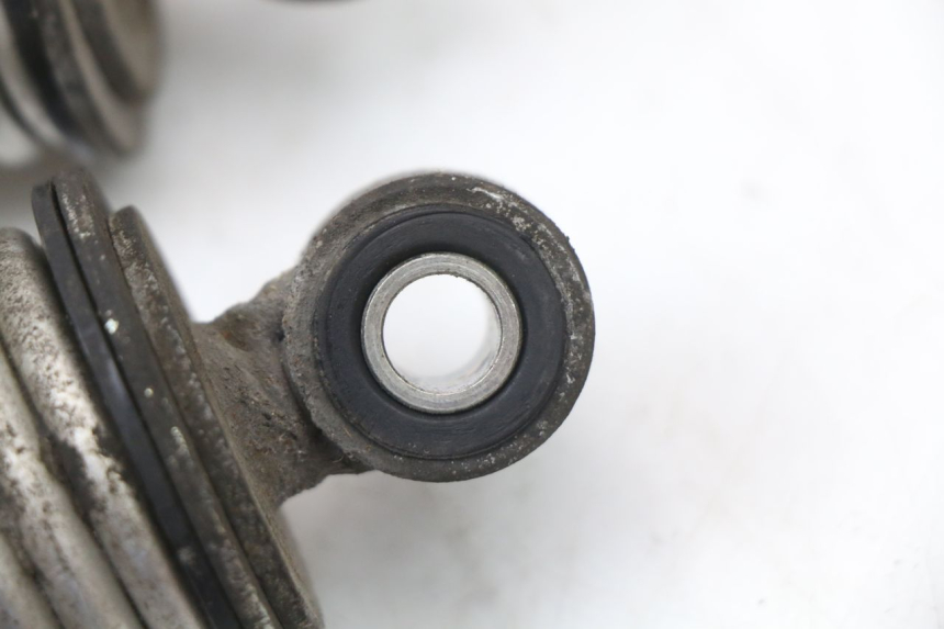 photo de PAR AMORTIGUADOR TRASERO HONDA PCX (JF28) 125 (2009 - 2011) - Estado de la superficie y material