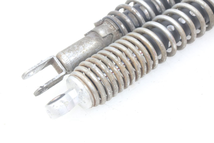 photo de PAR DE AMORTIGUADORES TRASEROS KYMCO PEOPLE 250 (2004 - 2008) - Primer plano técnico