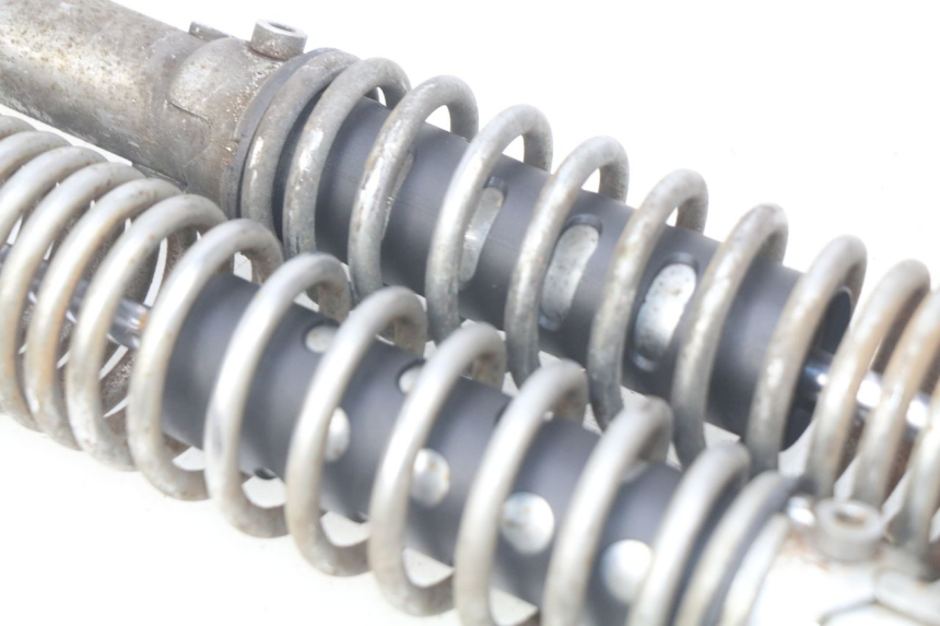 photo de PAR DE AMORTIGUADORES TRASEROS KYMCO PEOPLE 250 (2004 - 2008) - Detalles de los puntos de fijación