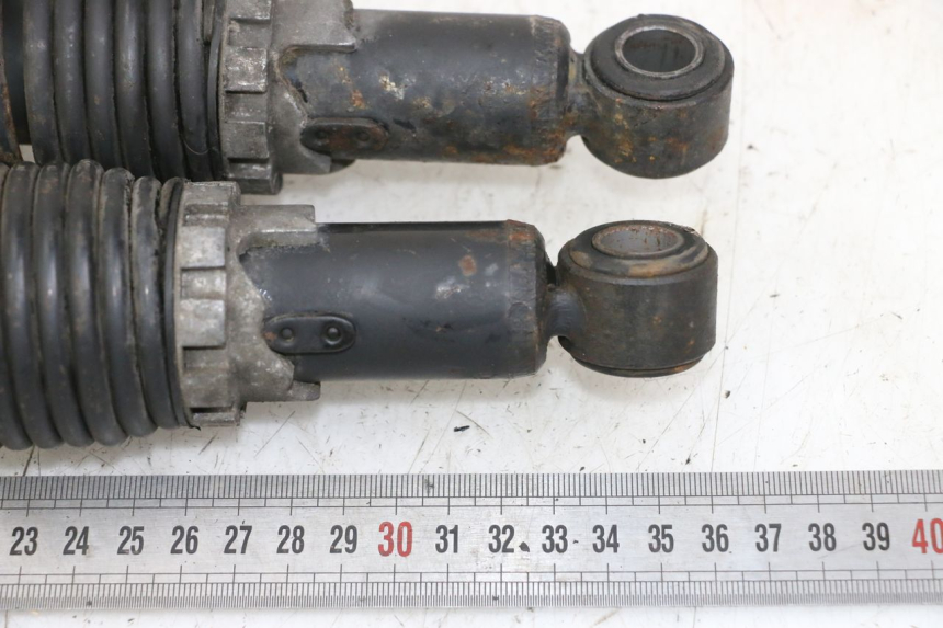 photo de PAR AMORTIGUADOR PIAGGIO BEVERLY 125 (1998 - 2005) - Detalle de la pieza