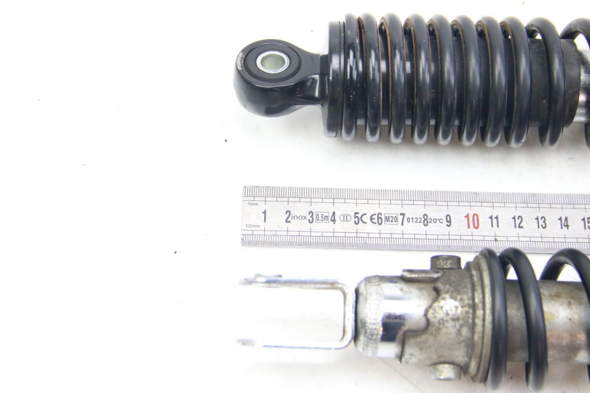 photo de PAR DE AMORTIGUADORES TRASEROS SUZUKI SIXTEEN 125 (2008 - 2010) - Zoom estado de uso