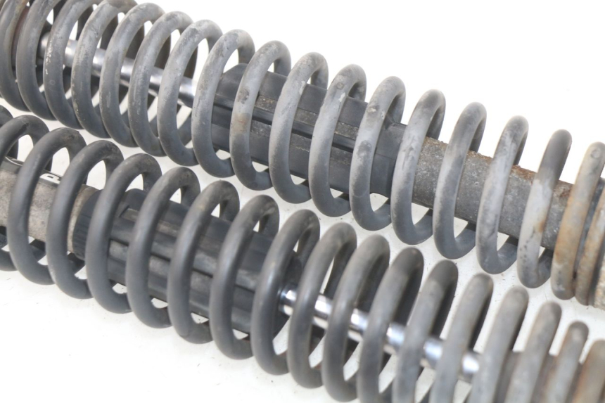 photo de PAR AMORTIGUADOR MBK SKYLINER 125 (2004 - 2007) - Estado de la superficie y material