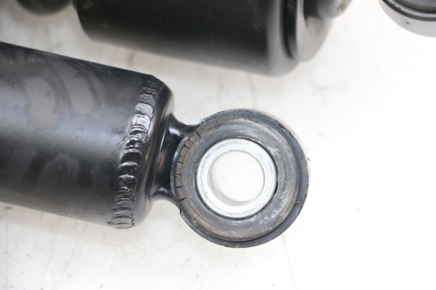 photo de PAR AMORTIGUADOR HARLEY DAVIDSON SPORTSTER XL CUSTOM 1200 (2003 - 2004) - Detalles de los puntos de fijación