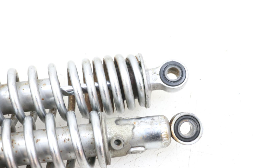 photo de PAR AMORTIGUADOR SUZUKI VL INTRUDER 125 (2004 - 2007) - Primer plano técnico