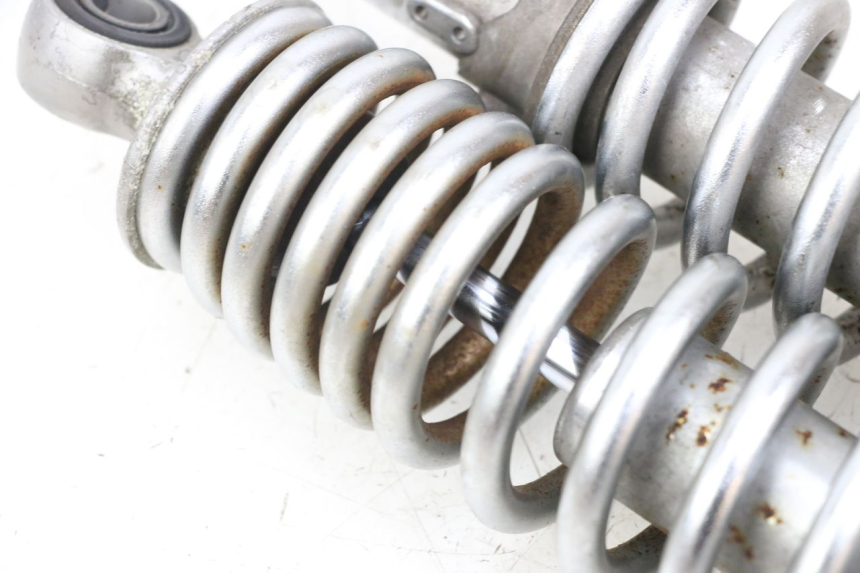 photo de PAR AMORTIGUADOR SUZUKI VL INTRUDER 125 (2004 - 2007) - Detalles de los puntos de fijación