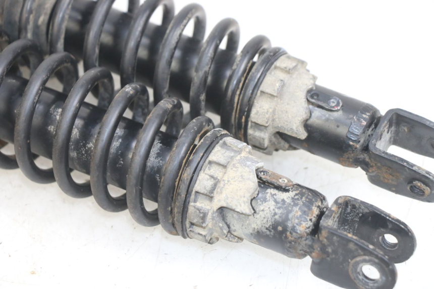 photo de PAR DE AMORTIGUADORES TRASEROS YAMAHA X-MAX XMAX 250 (2006 - 2009) - Primer plano técnico