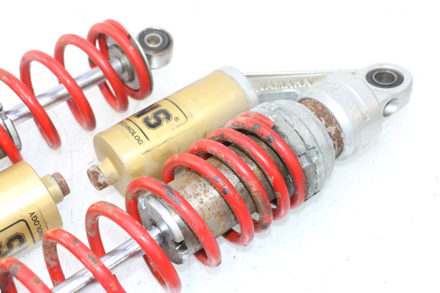 photo de PAR AMORTIGUADOR YAMAHA XJR 1300 (1998 - 2002) - Primer plano técnico