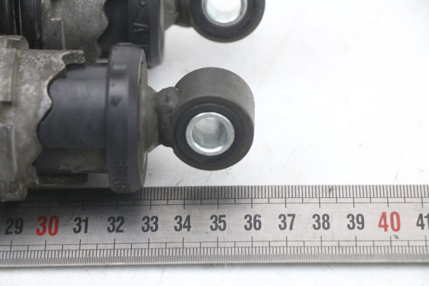 photo de PAR AMORTIGUADOR TRASERO YAMAHA YP MAJESTY 125 (2002 - 2006) - Zoom estado de uso