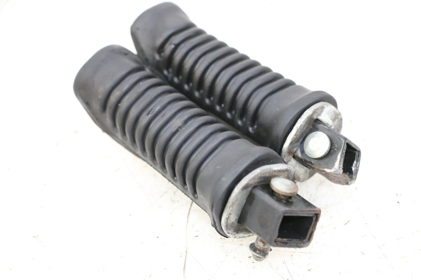 photo de PAR REPOSAPIES TRASERA SUZUKI ADDRESS 110 (2015 - 2020) - Primer plano técnico