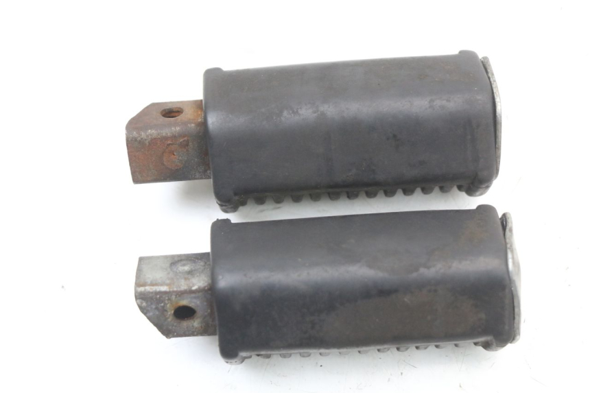 photo de PAR REPOSAPIES TRASERA HYOSUNG GV AQUILA 125 (2000 - 2009) - Otra perspectiva