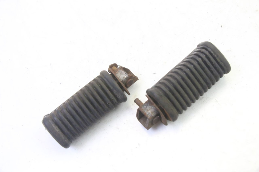 photo de PAR REPOSAPIES TRASERA HYOSUNG GV AQUILA 125 (2000 - 2009) - Vista principal