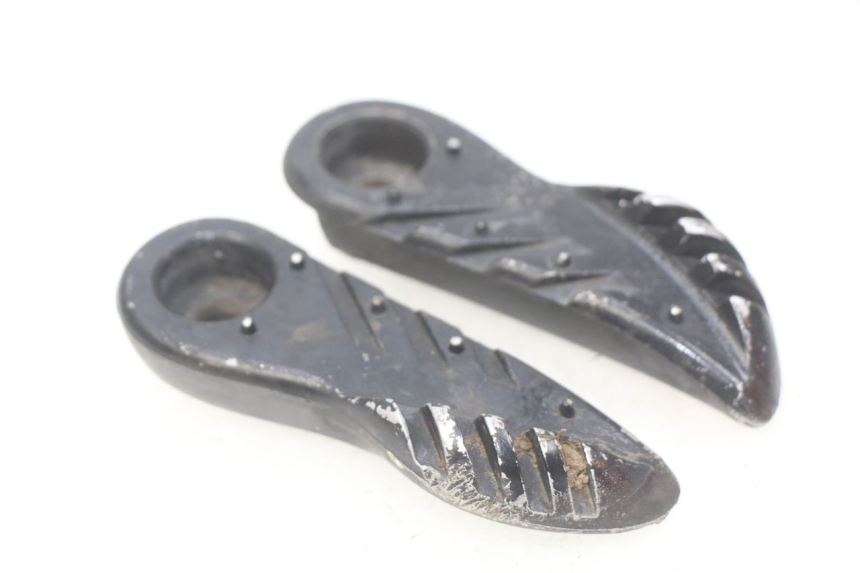 photo de PAR DE APOYAPIÉS TRASEROS MBK BOOSTER SPIRIT 50 (2004 - 2017) - Vista principal