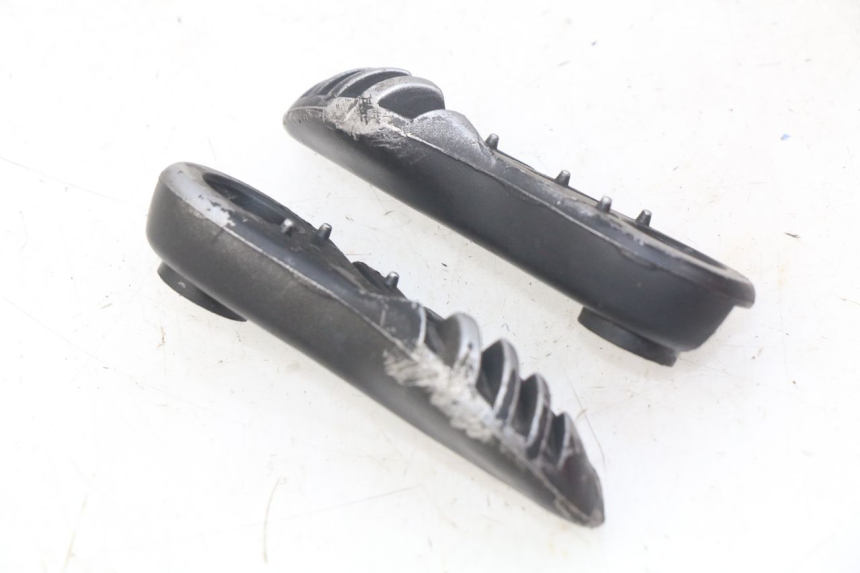 photo de PAR DE APOYAPIÉS TRASEROS MBK BOOSTER SPIRIT NAKED 50 (2004 - 2017) - Zoom estado de uso