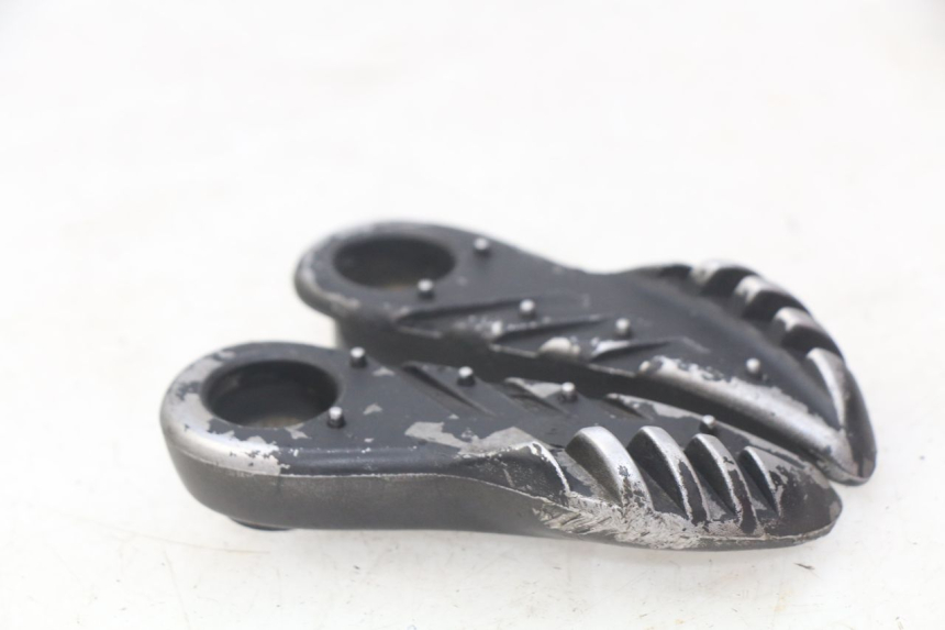 photo de PAR DE APOYAPIÉS TRASEROS MBK BOOSTER SPIRIT NAKED 50 (2004 - 2017) - Otra perspectiva