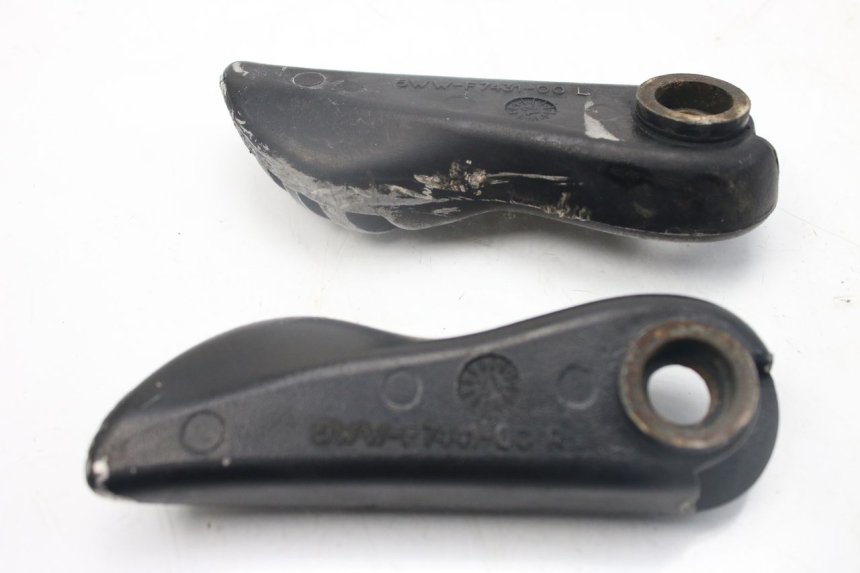 photo de PAR DE APOYAPIÉS TRASEROS YAMAHA BW'S EASY 50 (2013 - 2016) - Otra perspectiva