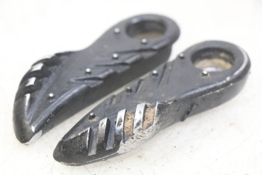 photo de PAR DE APOYAPIÉS TRASEROS YAMAHA BW'S EASY 50 (2013 - 2016) - Vista principal