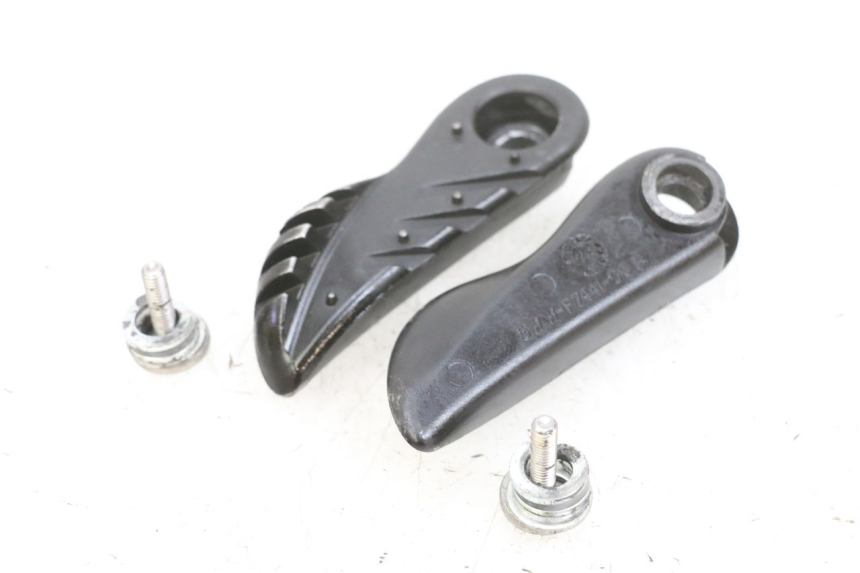 photo de PAR DE APOYAPIÉS TRASEROS YAMAHA BW'S EASY 50 (2013 - 2016) - Vista general del producto