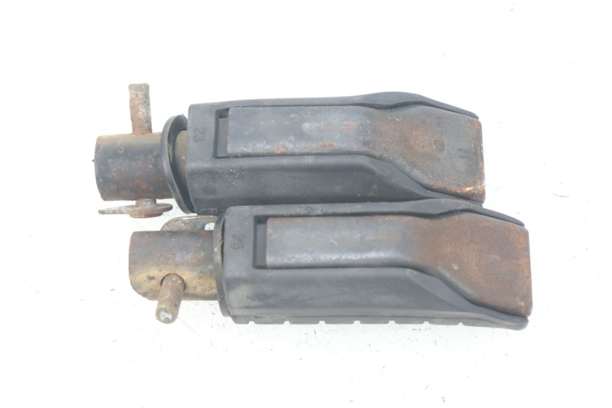 photo de PAR REPOSAPIES TRASERA HONDA CBR R 125 (2003 - 2006) - Primer plano técnico