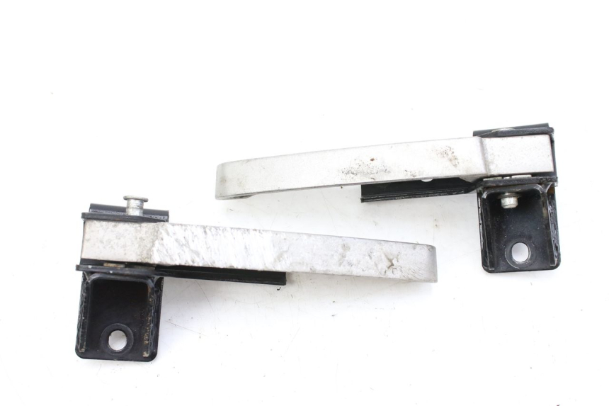 photo de PAR DE APOYAPIÉS TRASEROS PEUGEOT CITYSTAR 125 (2011 - 2017) - Otra perspectiva