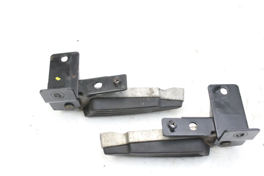 photo de PAR DE APOYAPIÉS TRASEROS PEUGEOT CITYSTAR 50 (2013 - 2017) - Detalle de la pieza