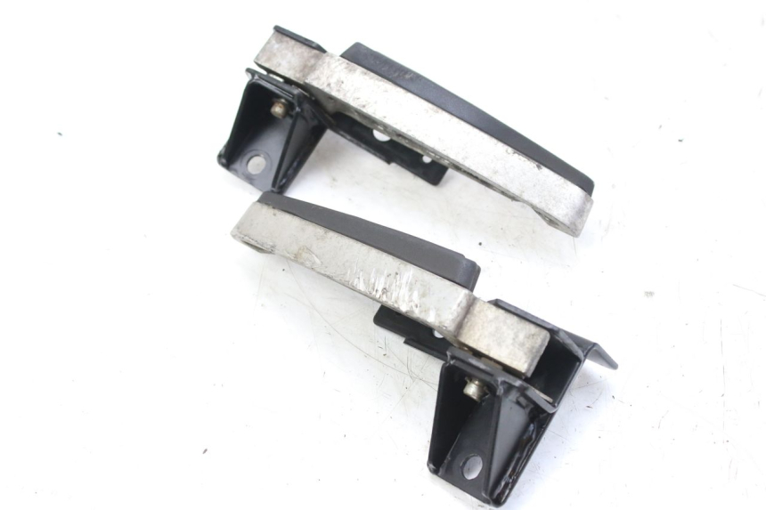 photo de PAR DE APOYAPIÉS TRASEROS PEUGEOT CITYSTAR 50 (2013 - 2017) - Otra perspectiva