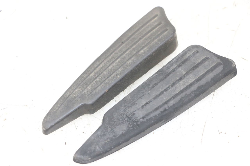 photo de PAR DE APOYAPIÉS TRASEROS PEUGEOT CITYSTAR 50 (2013 - 2017) - Detalle de la pieza