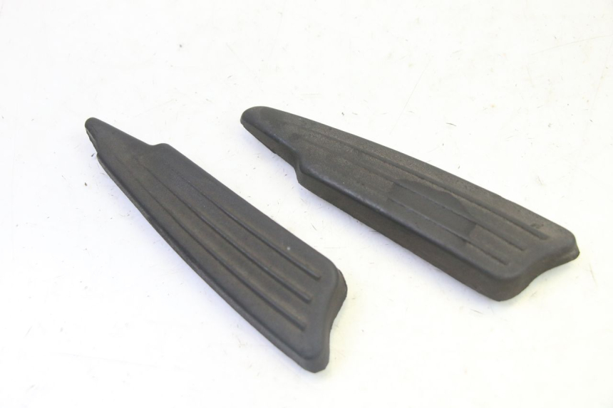 photo de PAR DE APOYAPIÉS TRASEROS PEUGEOT CITYSTAR 50 (2013 - 2017) - Detalle de la pieza