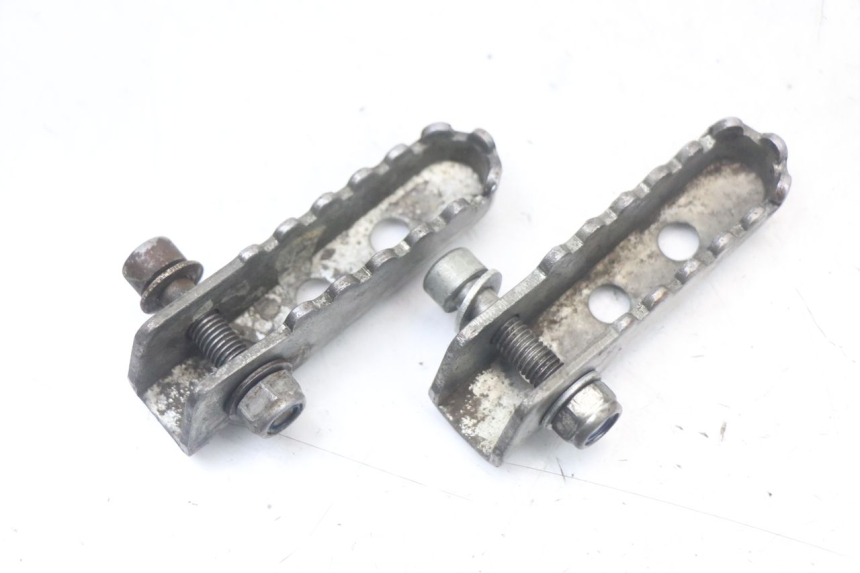 photo de PAR REPOSAPIES TRASERA DERBI SENDA SM DRD X-TREME 50 (2011 - 2017) - Zoom estado de uso