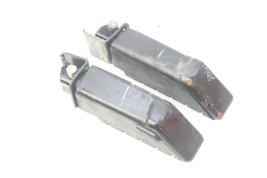 photo de PAR DE APOYAPIÉS TRASEROS YAMAHA D'ELIGHT DELIGHT 115 (2013 - 2017) - Primer plano técnico