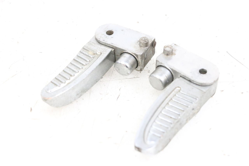 photo de PAR REPOSAPIES TRASERA BTC FELICE SPORT 50 - Vista principal