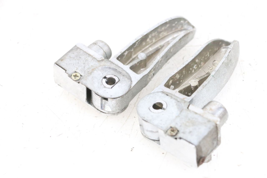 photo de PAR REPOSAPIES TRASERA BTC FELICE SPORT 50 - Otra perspectiva