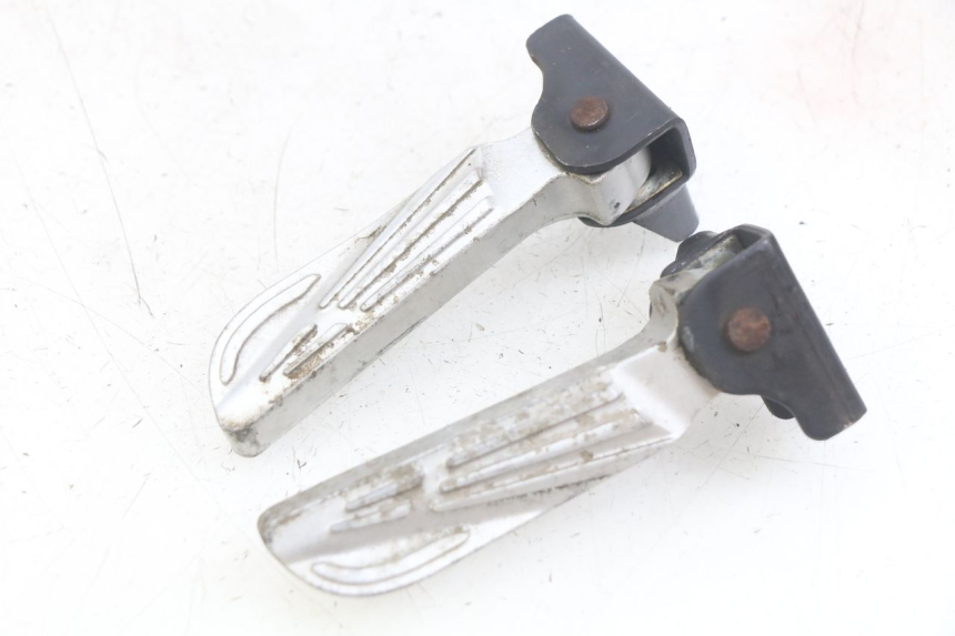 photo de PAR DE APOYAPIÉS TRASEROS SYM FIDDLE 3 III 125 (2014 - 2020) - Vista principal