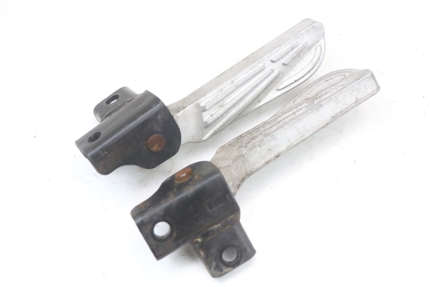 photo de PAR REPOSAPIES TRASERA SYM FIDDLE 3 III 50 (2014 - 2020) - Primer plano técnico