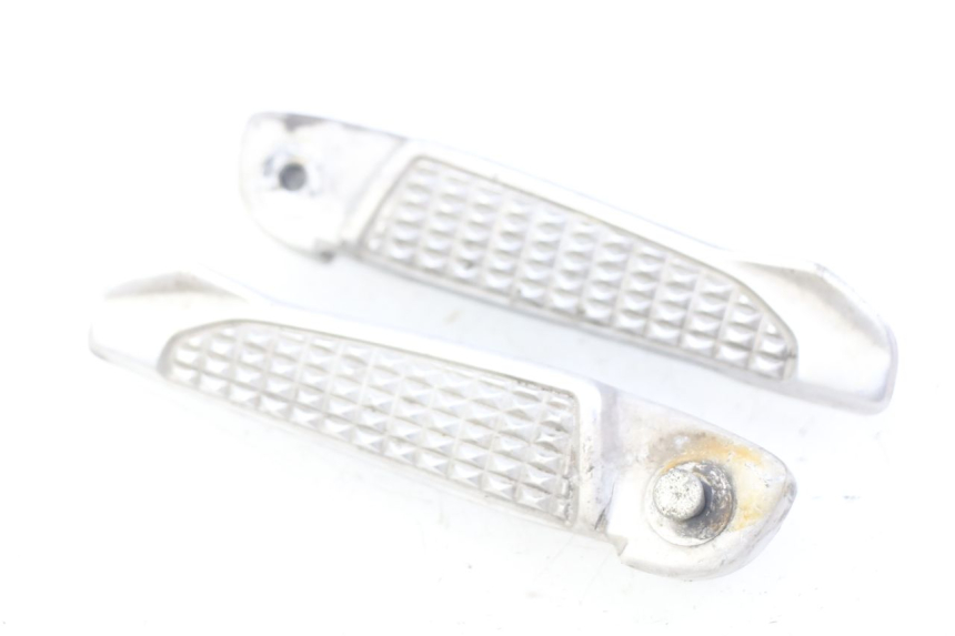 photo de PAR DE APOYAPIÉS TRASEROS HONDA FORZA 125 (2015 - 2016) - Vista principal