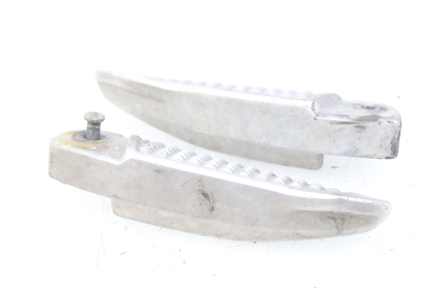 photo de PAR DE APOYAPIÉS TRASEROS HONDA FORZA 125 (2015 - 2016) - Otra perspectiva