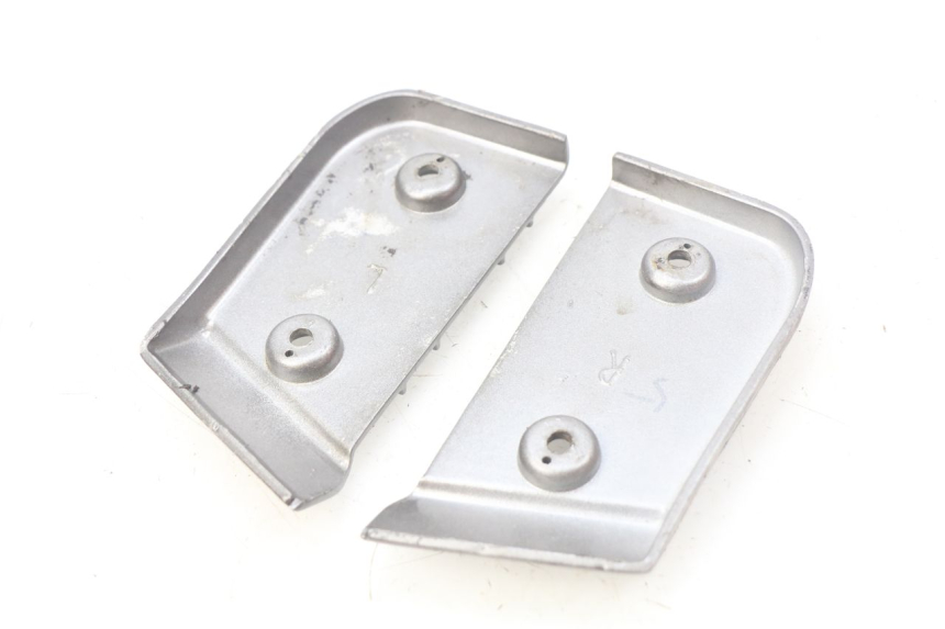 photo de PAR DE APOYAPIÉS TRASEROS TNT MOTOR GRIDO 2T 50 (2010 - 2019) - Detalle de la pieza